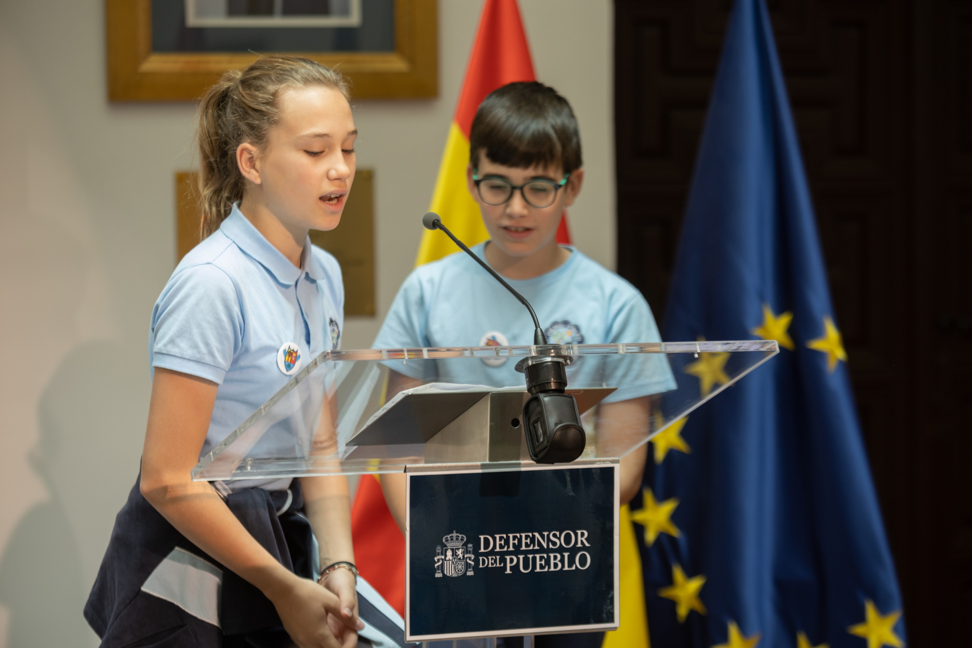 Niños del CEIP Plácido Domingo (Madrid) leyendo la Declaración de los DDHH