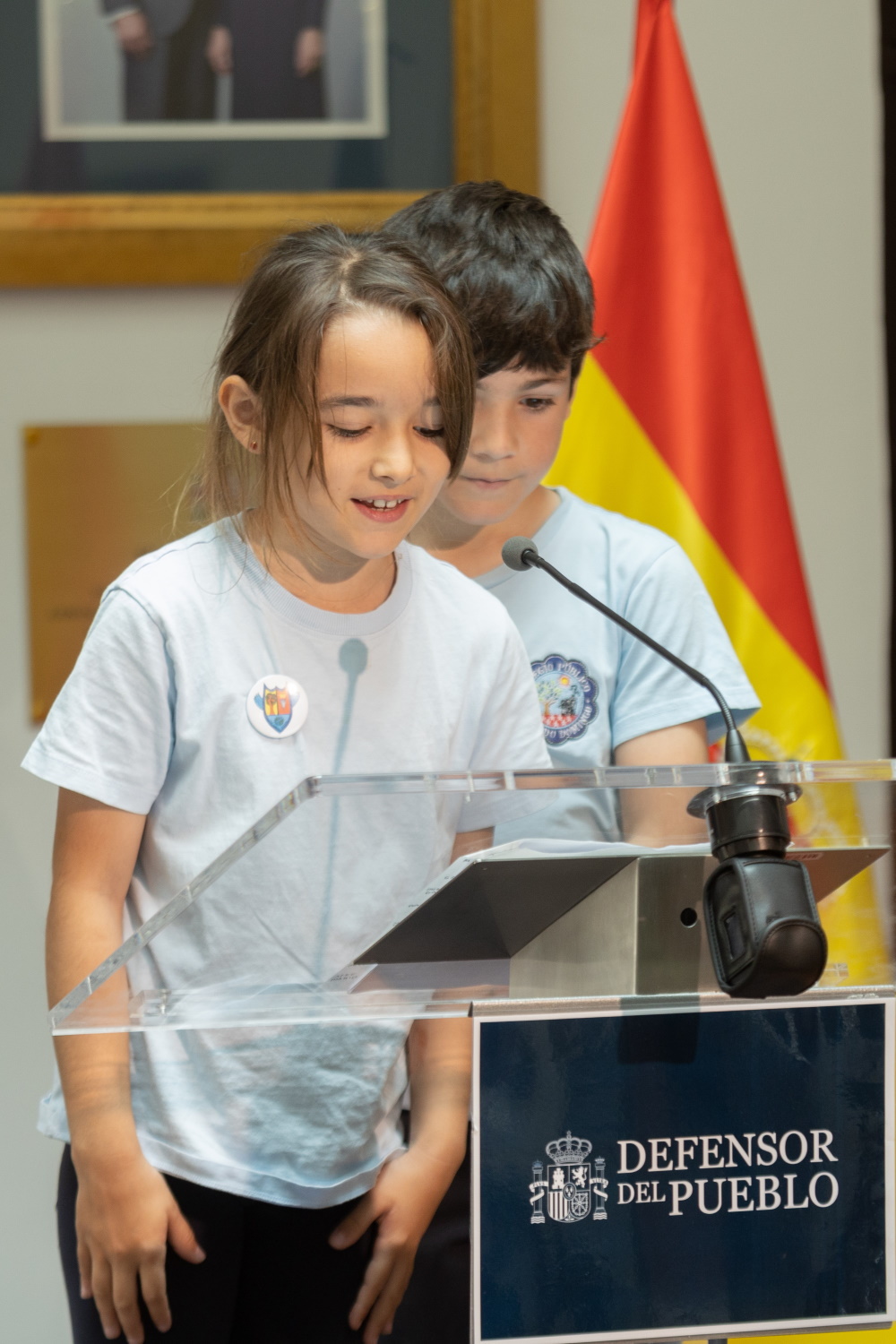 Niños del CEIP Plácido Domingo (Madrid) leyendo la Declaración de los DDHH