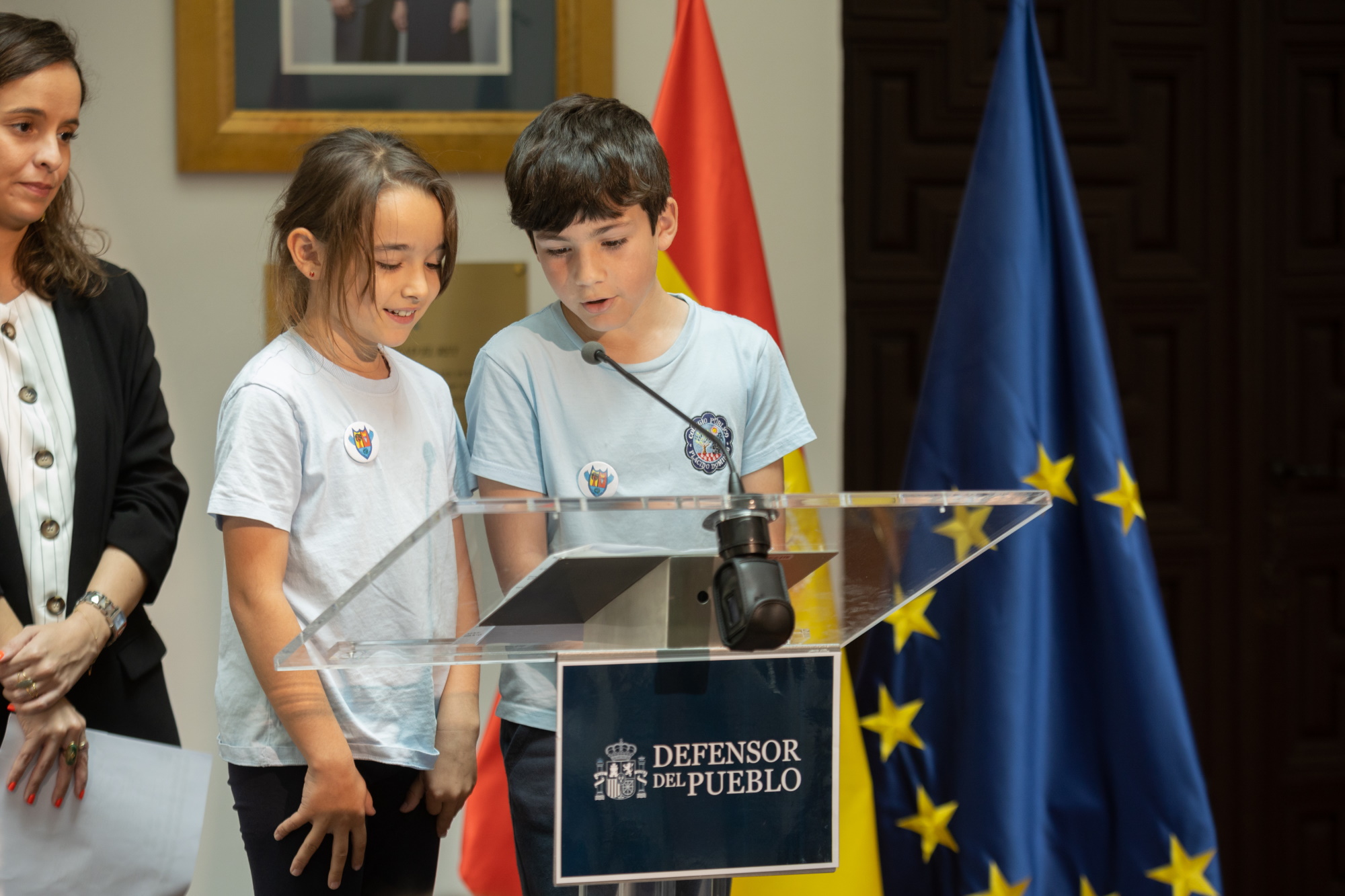 Niños del CEIP Plácido Domingo (Madrid) leyendo la Declaración de los DDHH