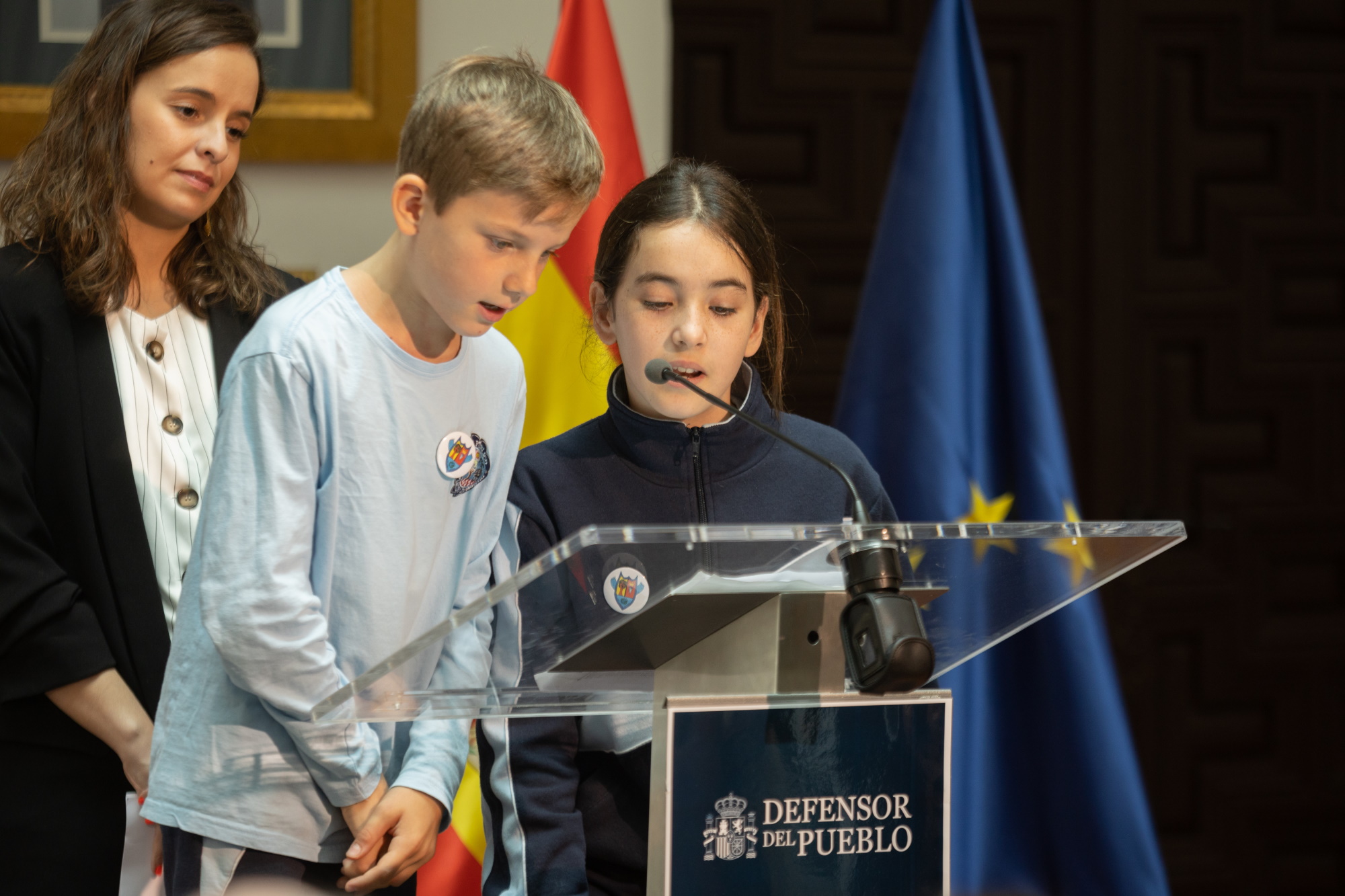 Niños del CEIP Plácido Domingo (Madrid) leyendo la Declaración de los DDHH