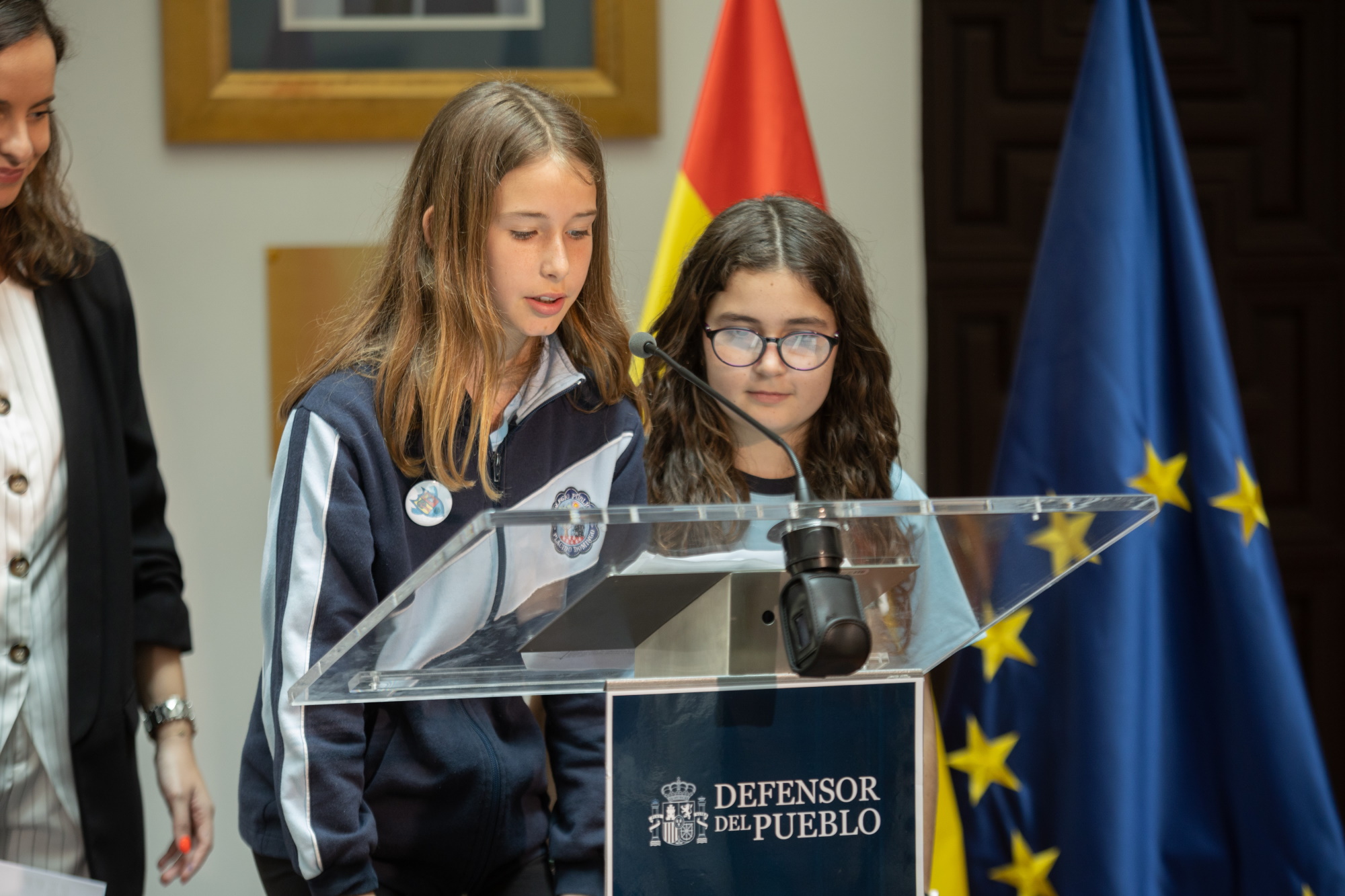 Niños del CEIP Plácido Domingo (Madrid) leyendo la Declaración de los DDHH