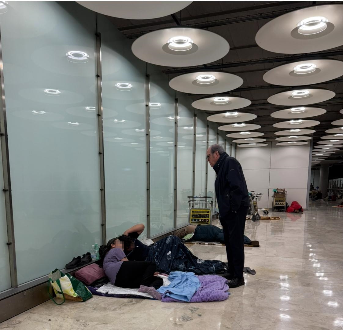 El Defensor del Pueblo reclama a las administraciones que afronten conjuntamente la situación de las personas que pernoctan en Barajas