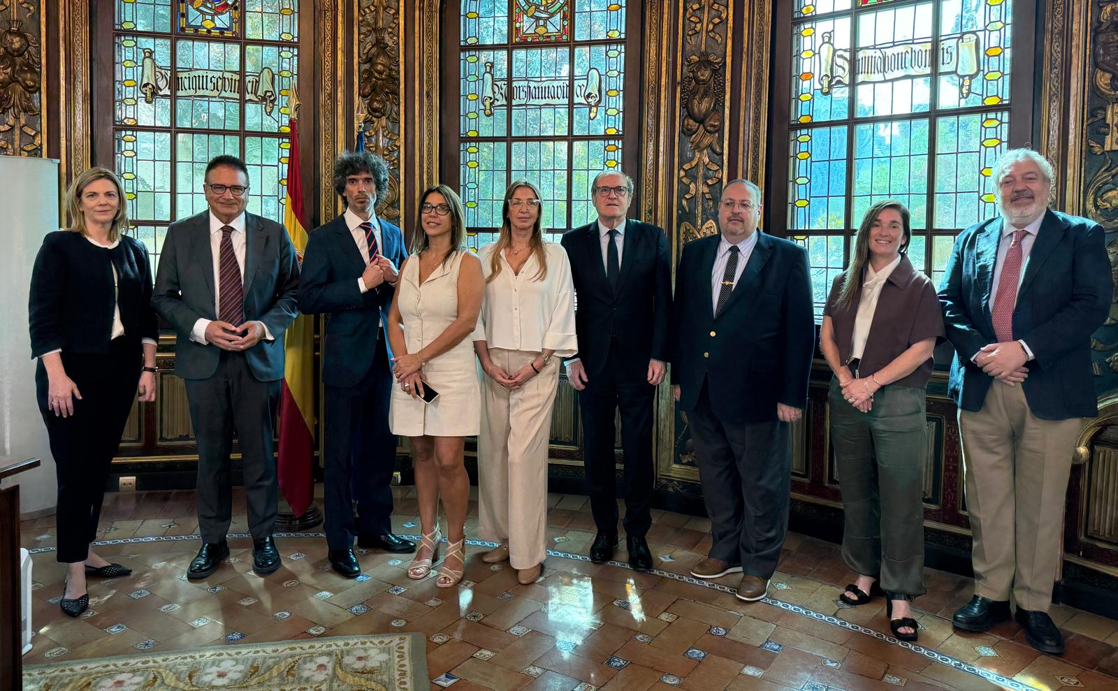 Ángel Gabilondo mantiene un encuentro con juristas argentinos