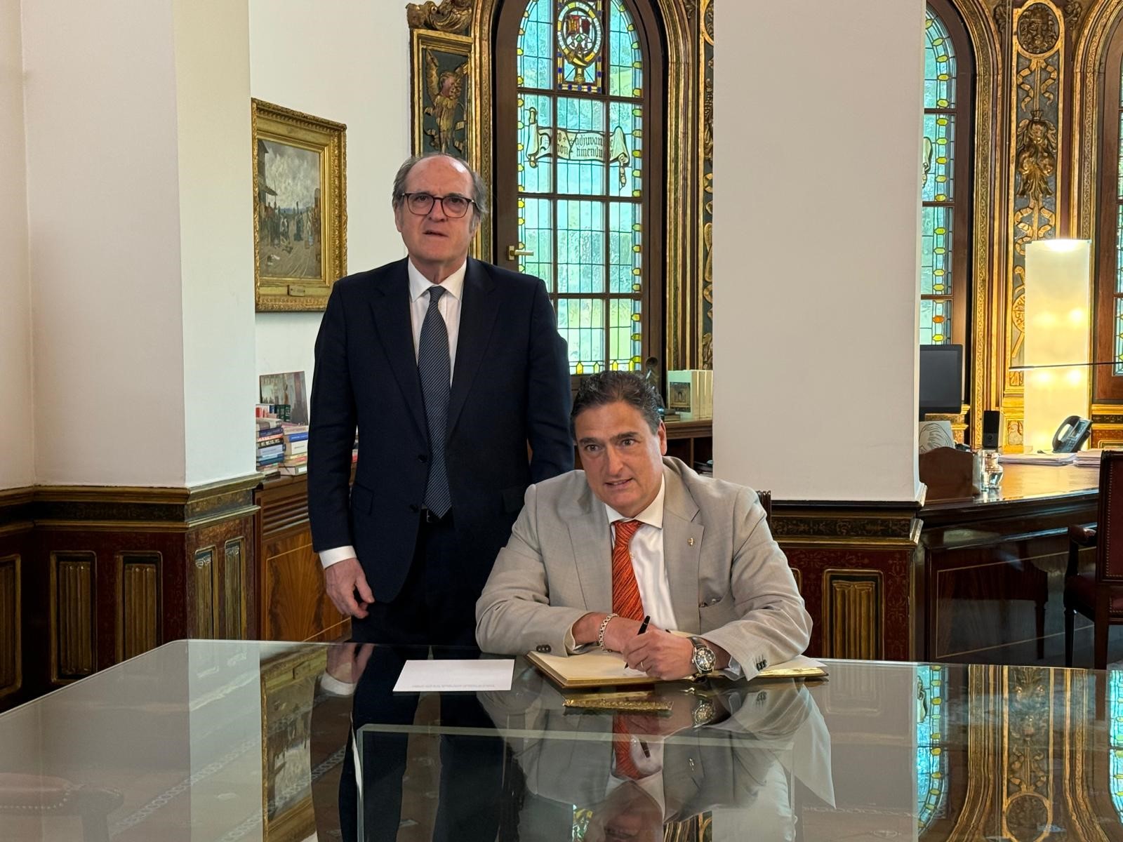 Ángel Gabilondo se reúne con el embajador de Suiza en España
