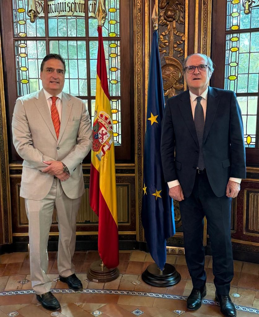 Pulse para ver la noticia: Relaciones institucionales