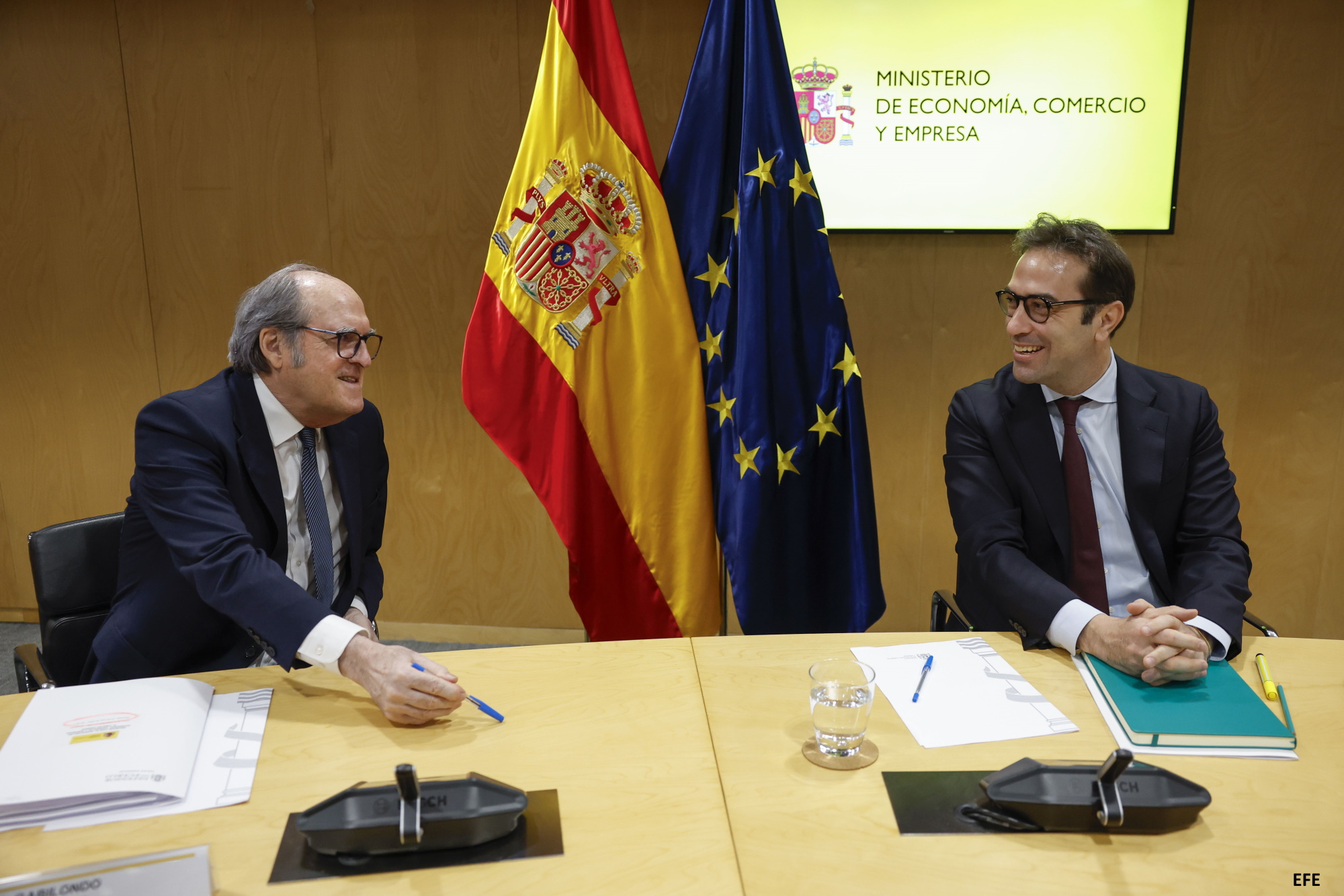 El Defensor del Pueblo y el ministro de Economía