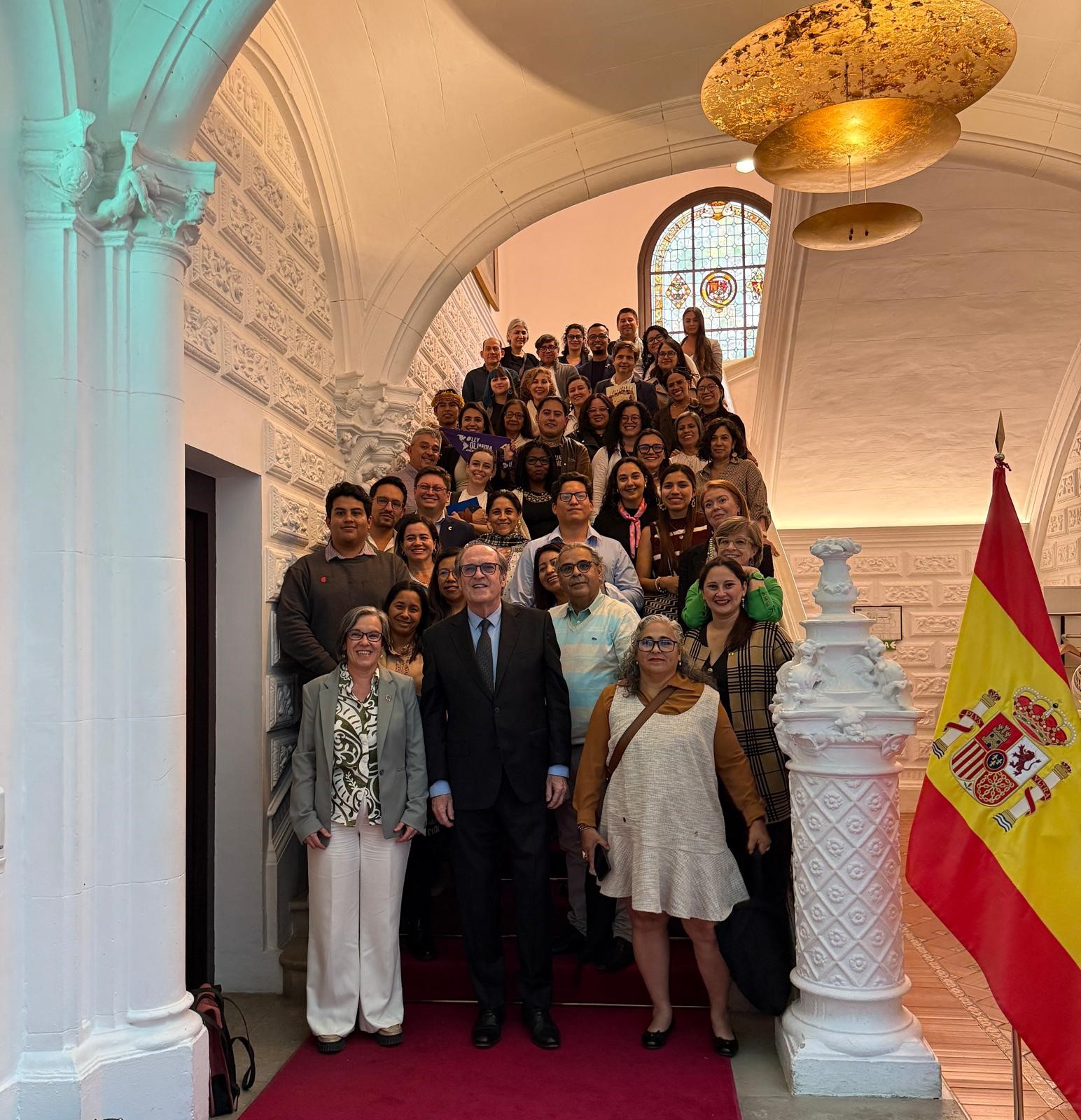 El Defensor del Pueblo, Ángel Gabilondo, se ha reunido con defensores de DDHH