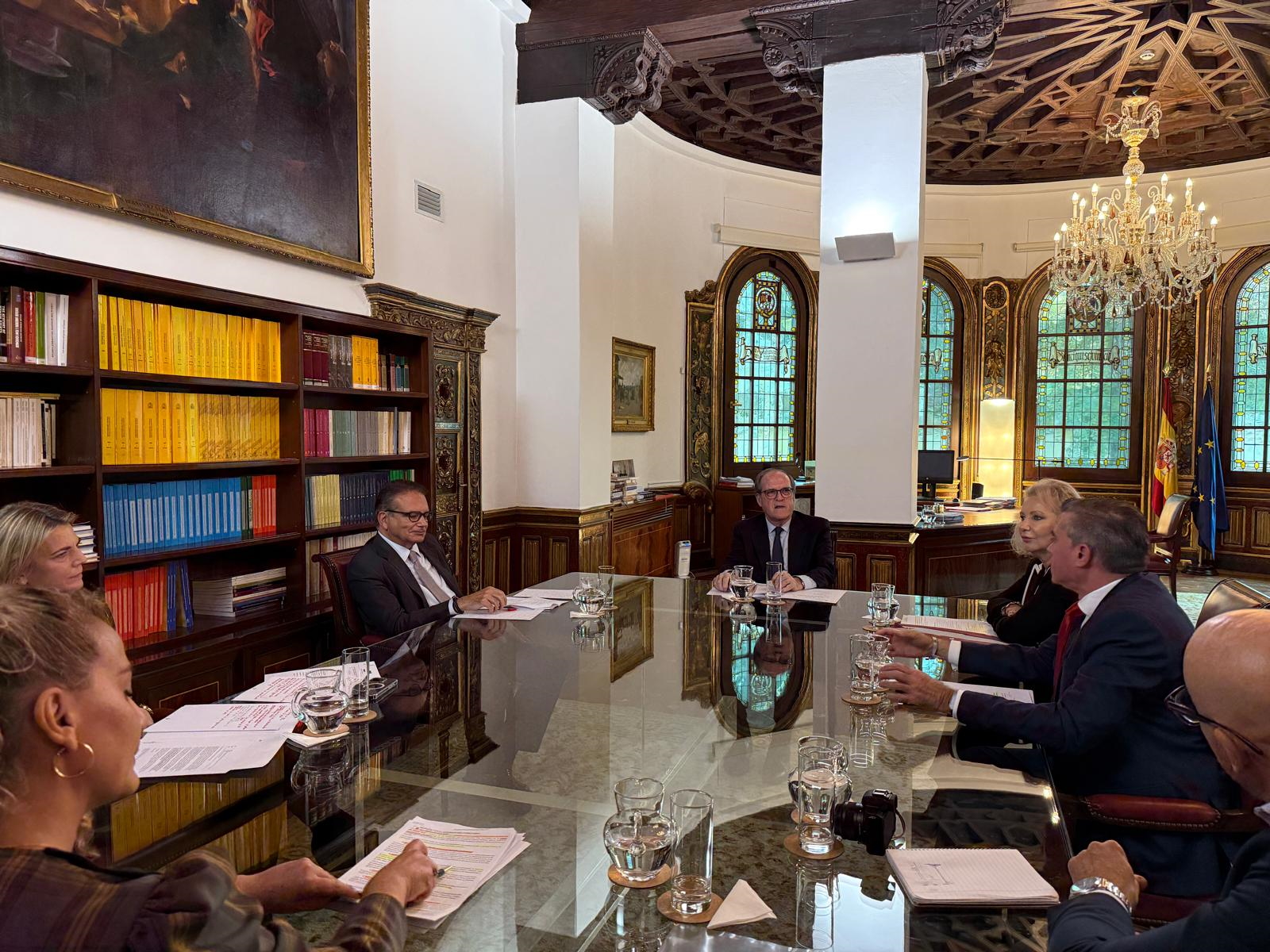 Reuniones con entidades sociales