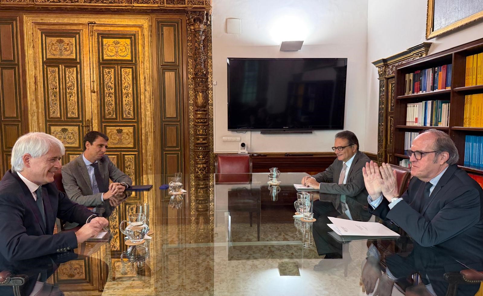 Reunión del Defensor del Pueblo y el presidente del Consejo General de la Abogacía