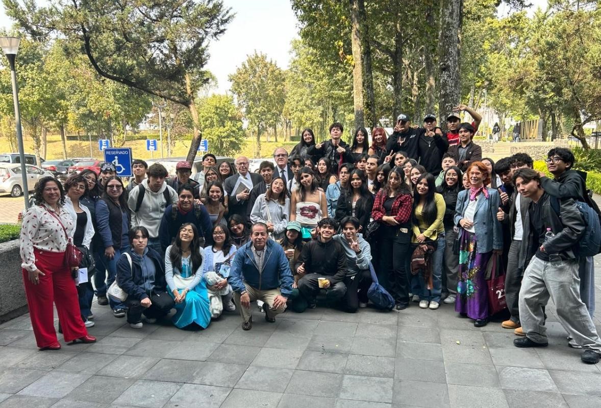 El Defensor del Pueblo, Ángel Gabilondo, con alumnos y alumnas de universidades mexicanas