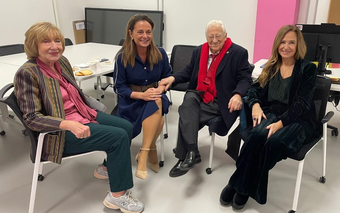 Teresa Jiménez-Becerril asiste a la presentación de la colección de moda elaborada por mujeres supervivientes de trata