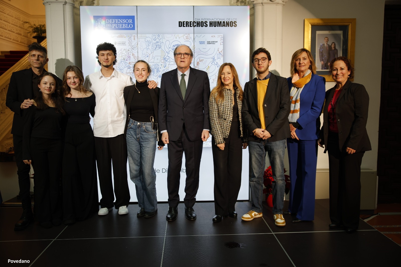 Participantes en el acto por el Día de los Derechos Humanos