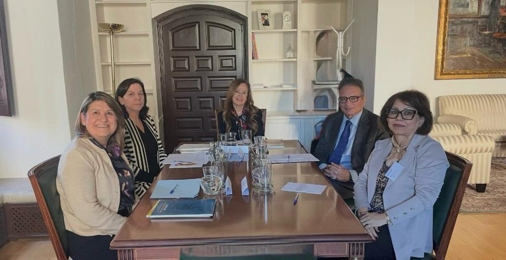 Pulse para ver la noticia: Confesión religiosa en Irán