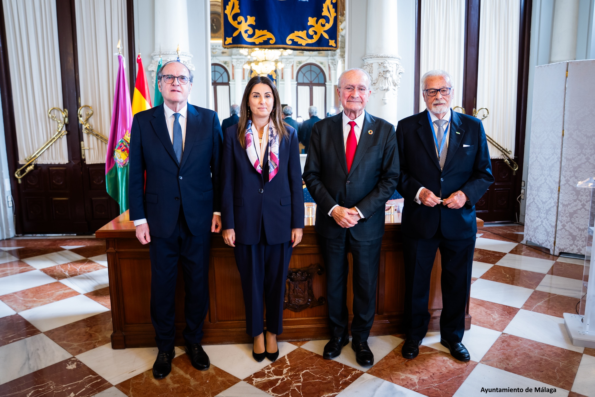 El Defensor del Pueblo junto a la defensora europea, el defensor andaluz y el alcalde de Málaga en la Reunión de funcionarios de enlace de la Red Europea de Defensores del Pueblo