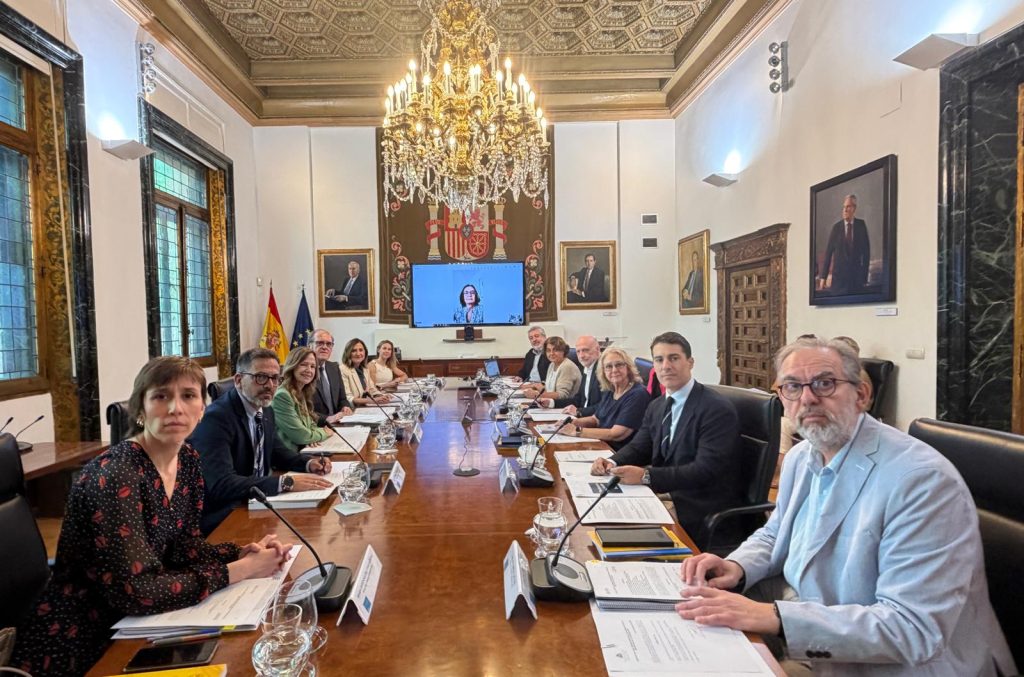 Pulse para ver la noticia: Encuentro presidido por Ángel Gabilondo