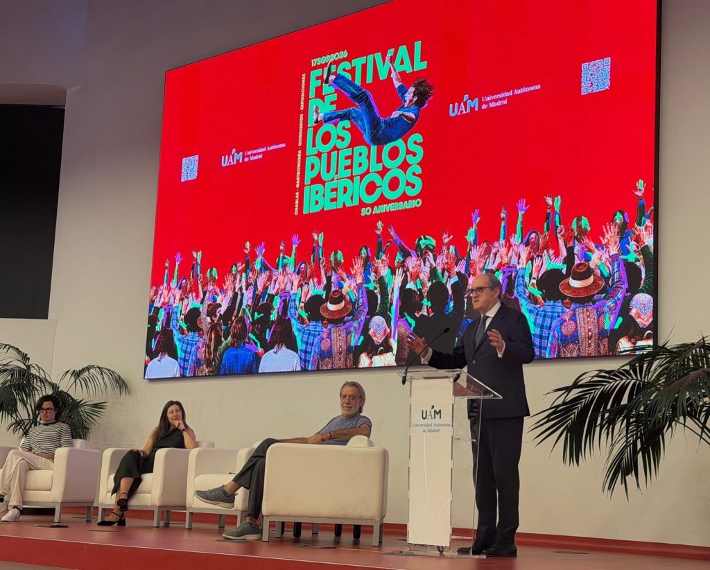 Pulse para ver la noticia: 50 aniversario del Festival de los Pueblos Ibéricos