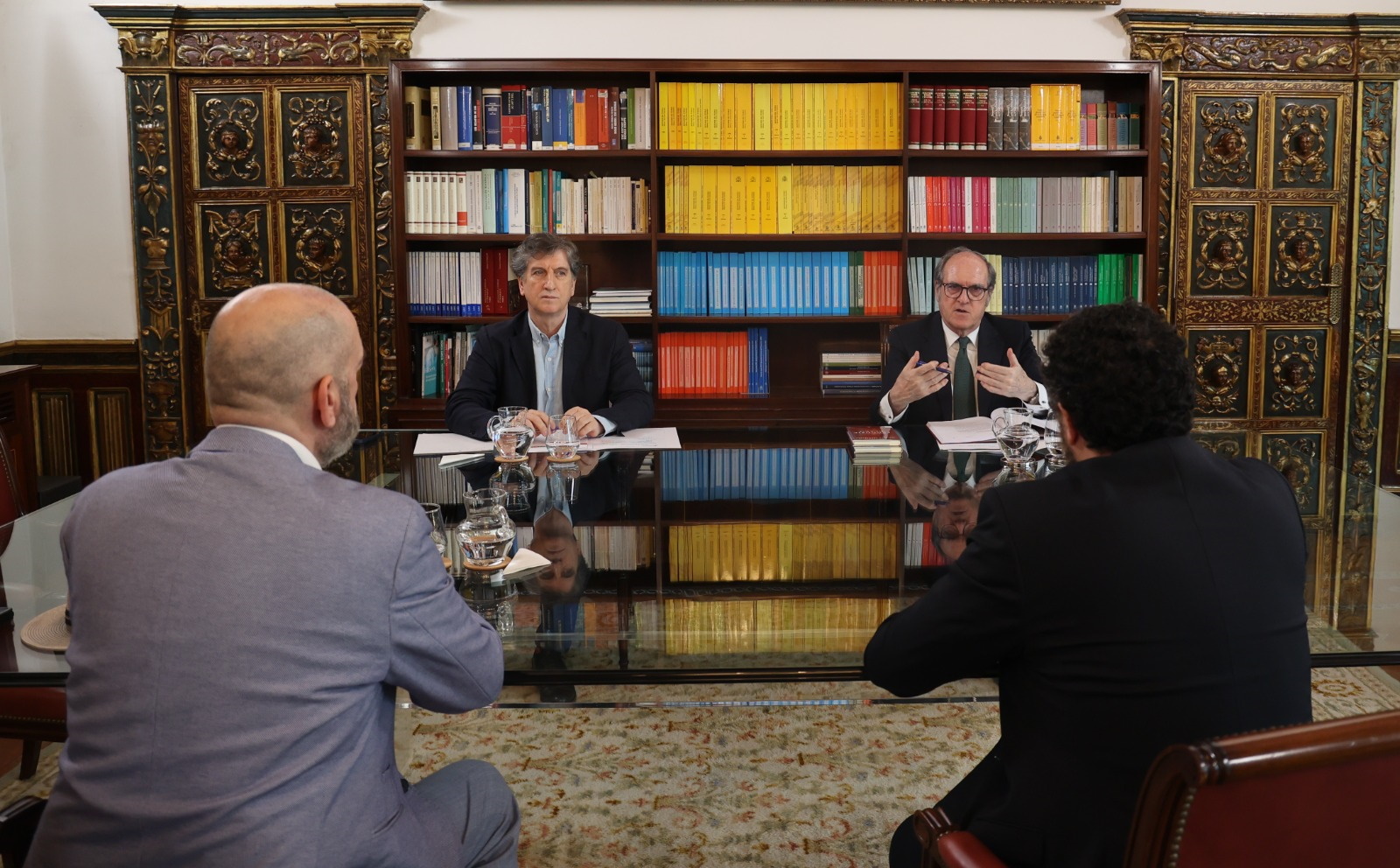 Reunión del Defensor del Pueblo con representantes de la asociación PLAIN