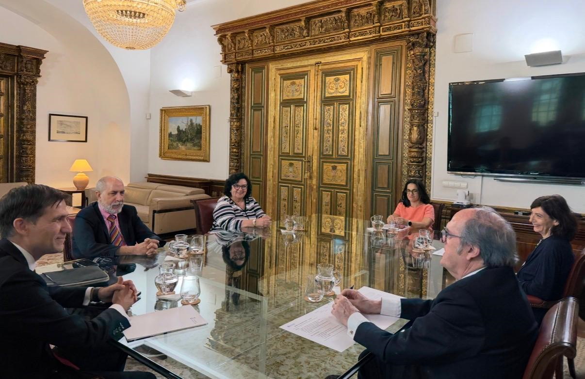 Encuentro de Ángel Gabilondo con el presidente de la Conferencia Estatal de Defensorías Universitarias