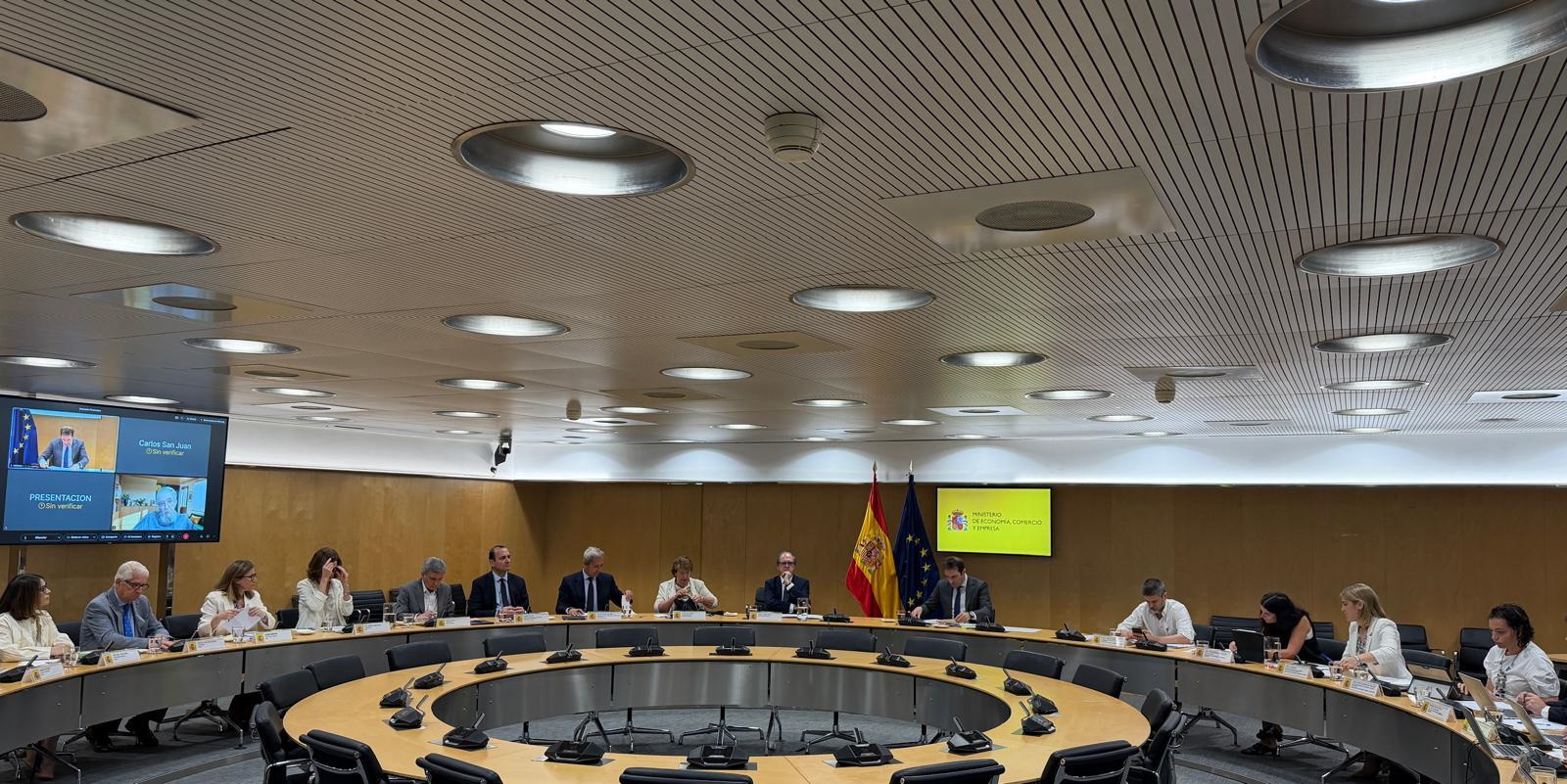 Ángel Gabilondo participa en una reunión sobre inclusión financiera