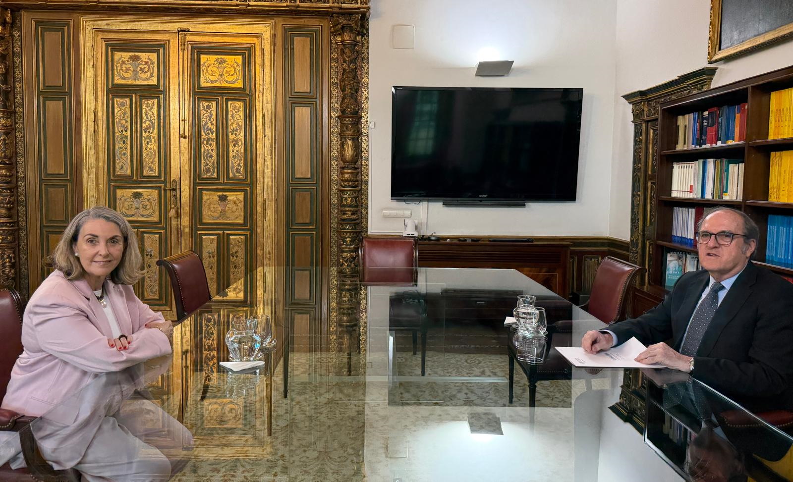 Ángel Gabilondo se reúne con la presidenta de UNICEF España, Mª Ángeles Espinosa