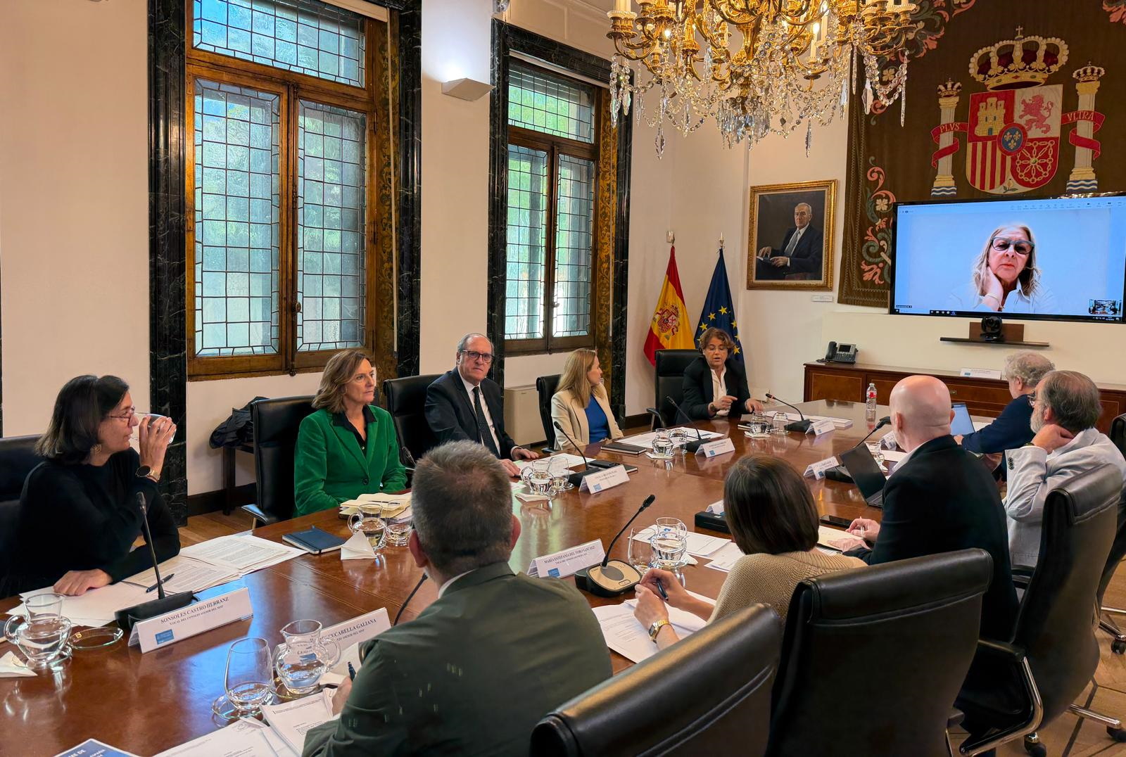 El Defensor del Pueblo preside la reunión del Consejo Asesor del MNP