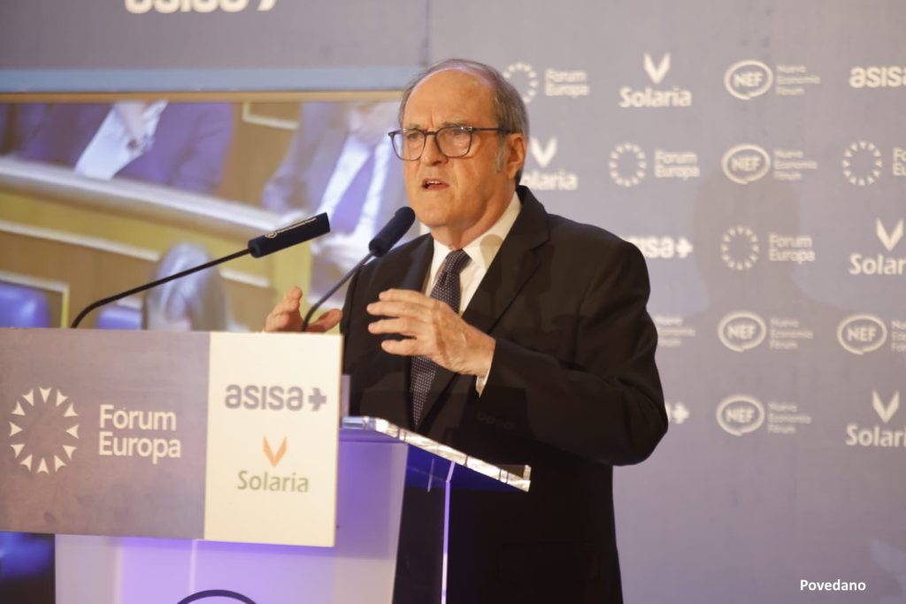 Pulse para ver la noticia: Desayuno informativo Nueva Economía Forum